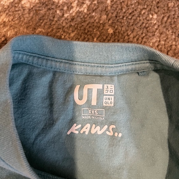 UNIQLO X KAWS tee size xxs - Picture 3 of 5